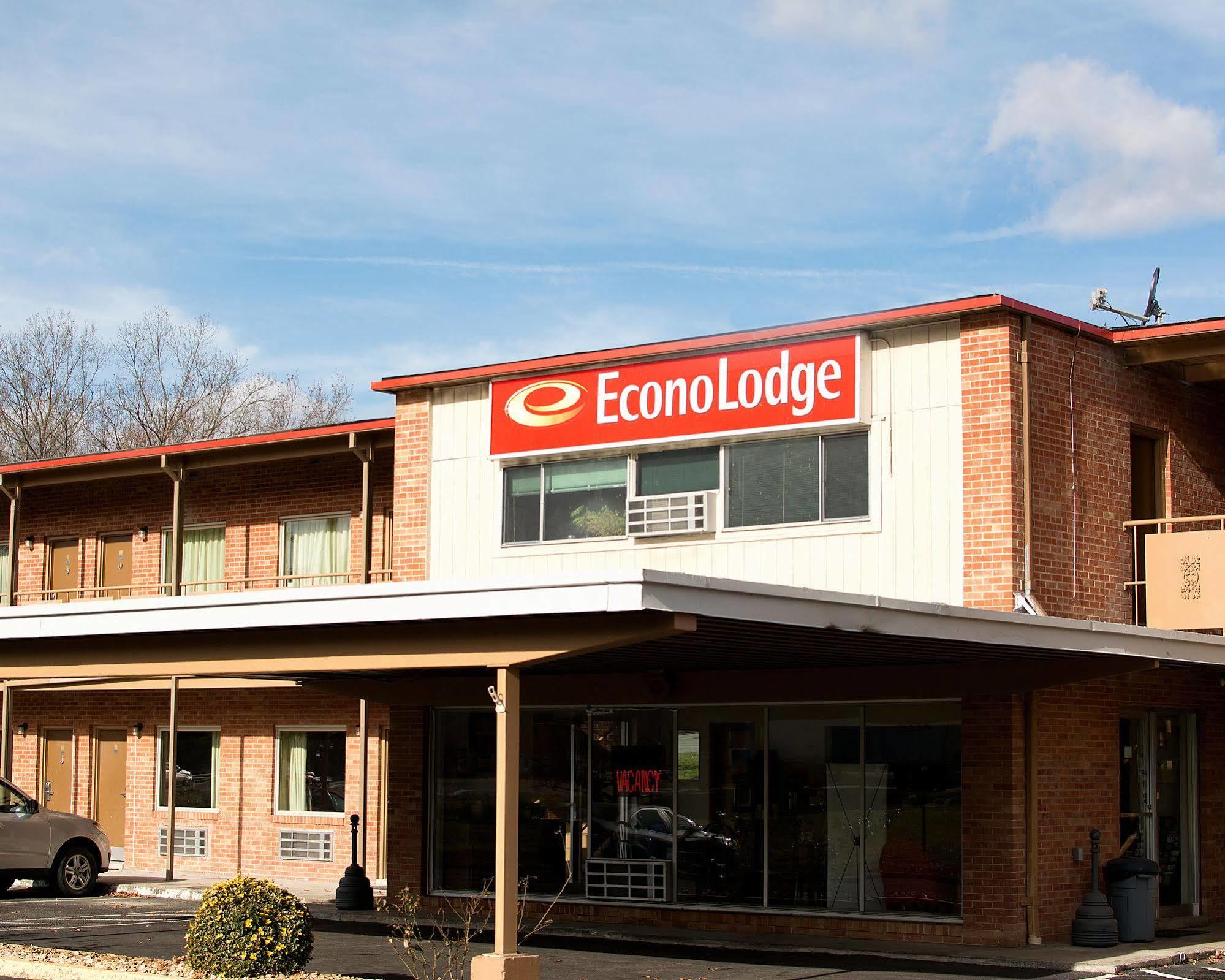 Econo Lodge Lexington Downtown Near I-81 Exterior photo